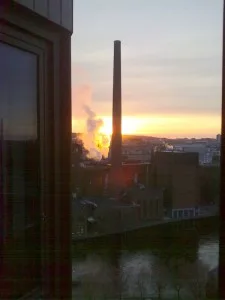 Ilta laskeutuu hotelli Ilveksessä Ilta laskeutuu hotelli Ilveksessä