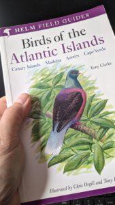 Lintukirja - Birds of the Atlantic Islands - ISBN 0-7136-6023-6