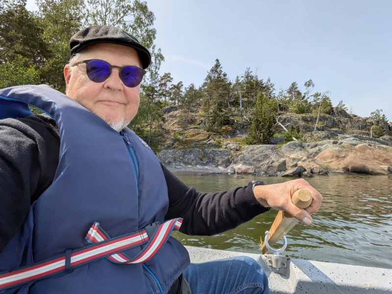 Teuvo itse soutamassa