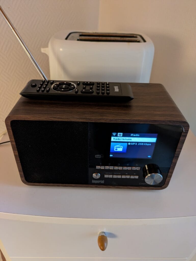 Pieni hybridiradio - Imperial DABMAN i150